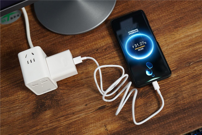榮耀66W超級快充充電器，讓充電更放心